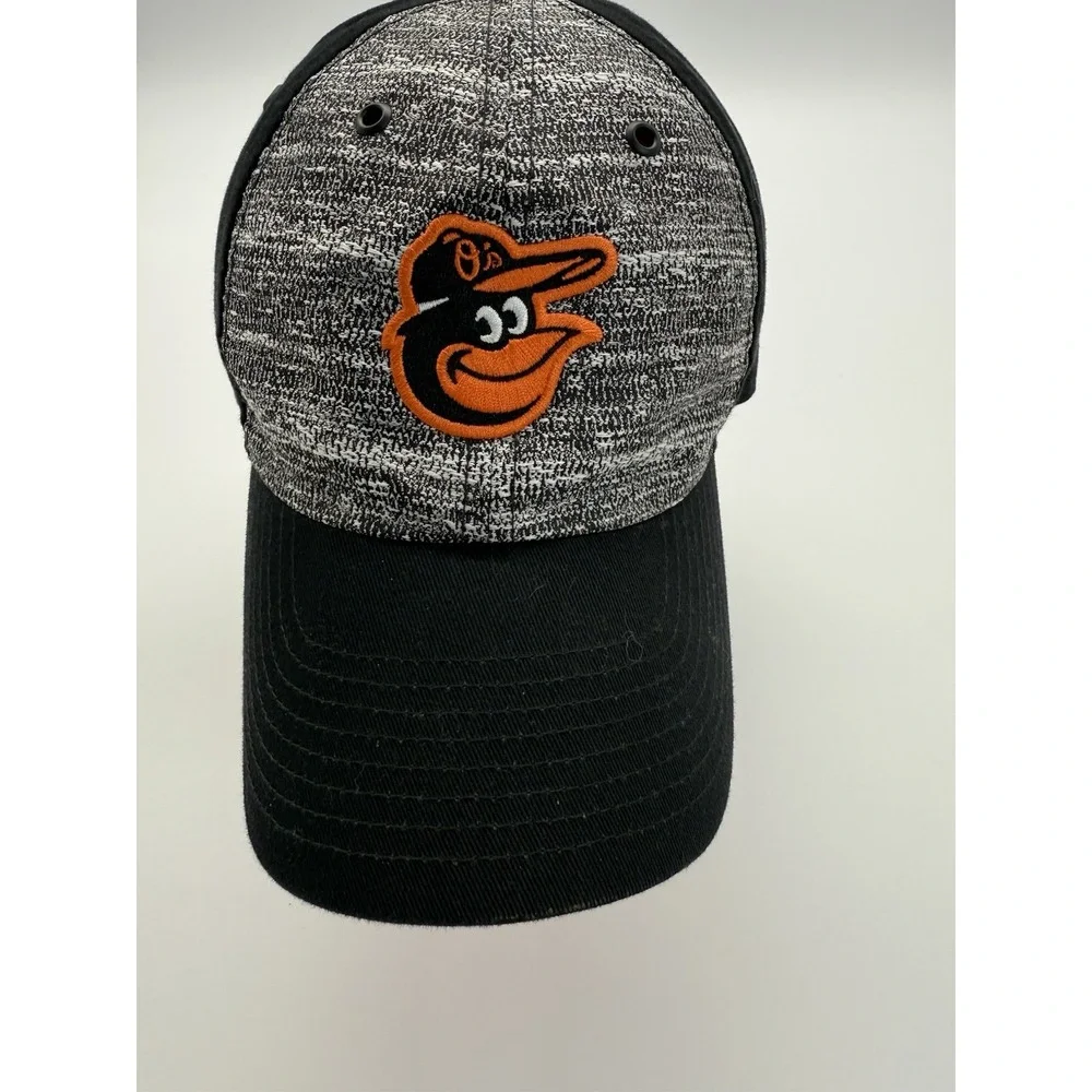Baltimore Orioles Nike New Day H86 Adjustable‎ Hat in heathered gray and black